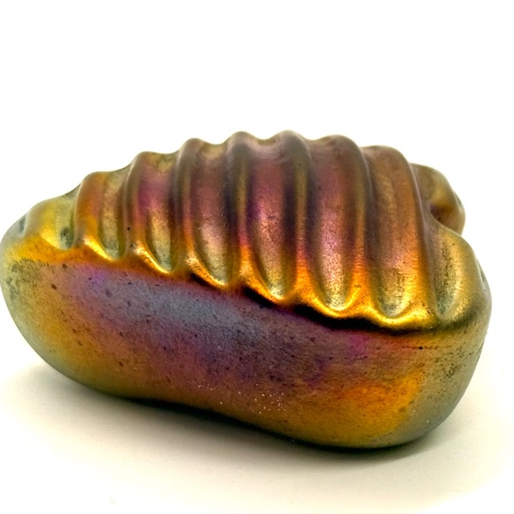 Robert Held Art Glass Iridescent Gold Purple Heart Hand Blown Paperweight Signed - Picture 4 of 6